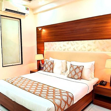 Hotel When In Gurgaon - Opposite To Artemis Hospital Eksteriør bilde