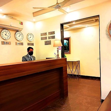 Hotel When In Gurgaon - Opposite To Artemis Hospital Eksteriør bilde