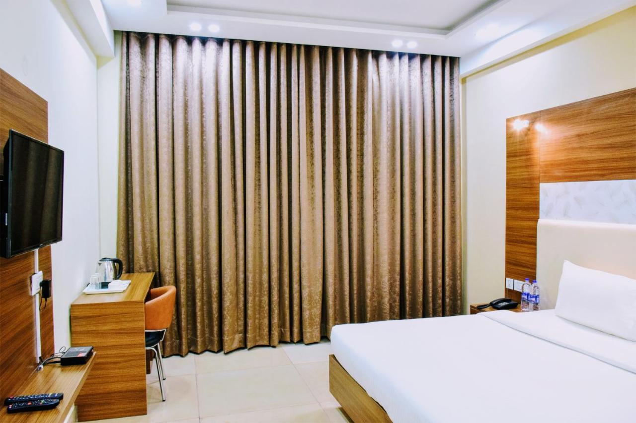 Hotel When In Gurgaon - Opposite To Artemis Hospital Eksteriør bilde