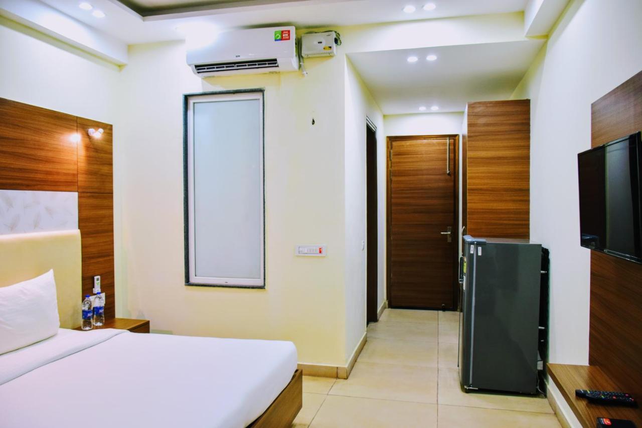 Hotel When In Gurgaon - Opposite To Artemis Hospital Eksteriør bilde